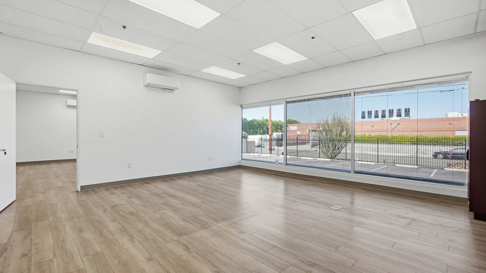 ±23,304 SF of Industrial Space Available in… — Lease in Los Angeles, CA, photo 5 of 8