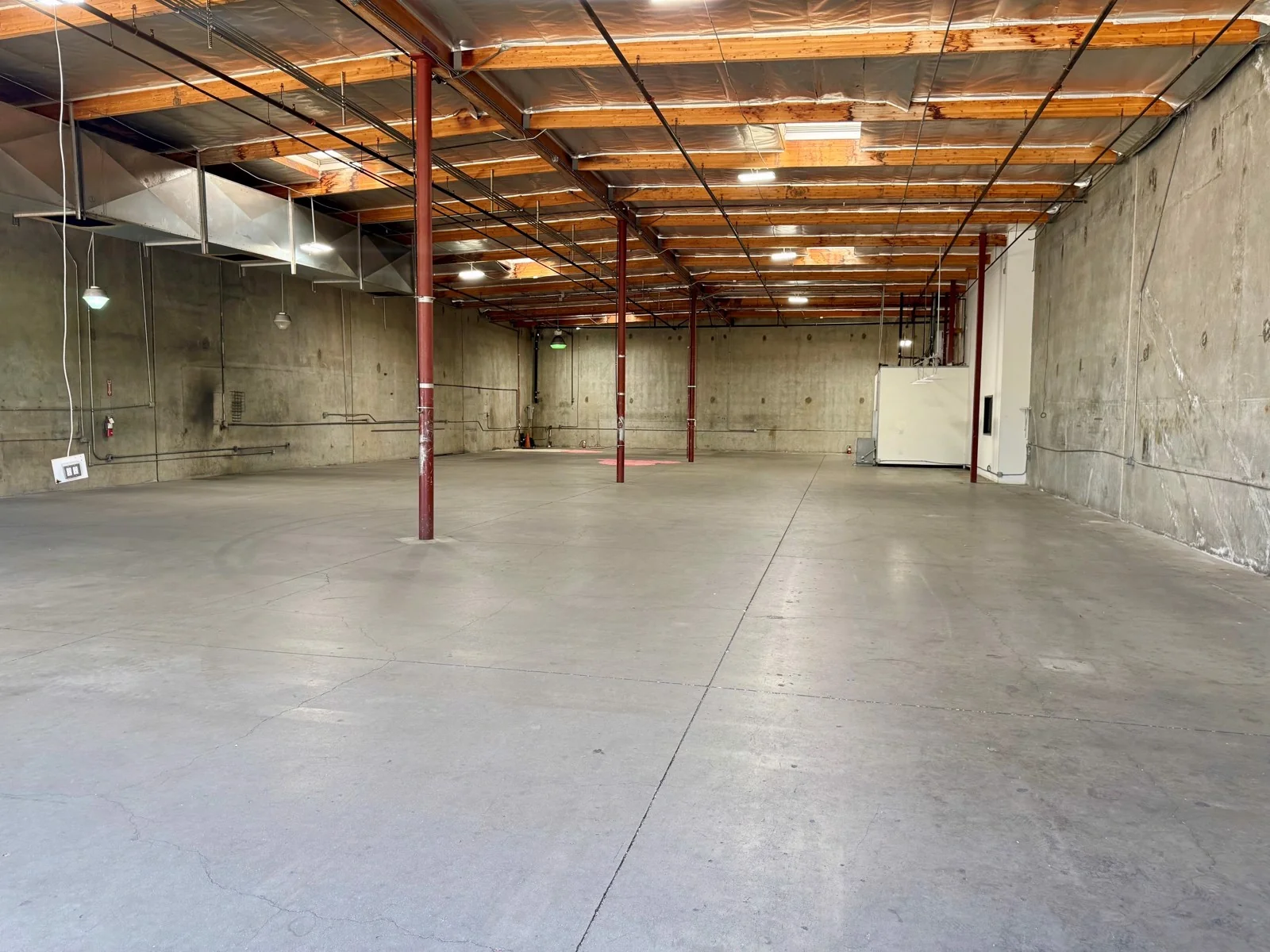 USA Business Park — Lease in Thousand Oaks, CA, photo 4 of 8
