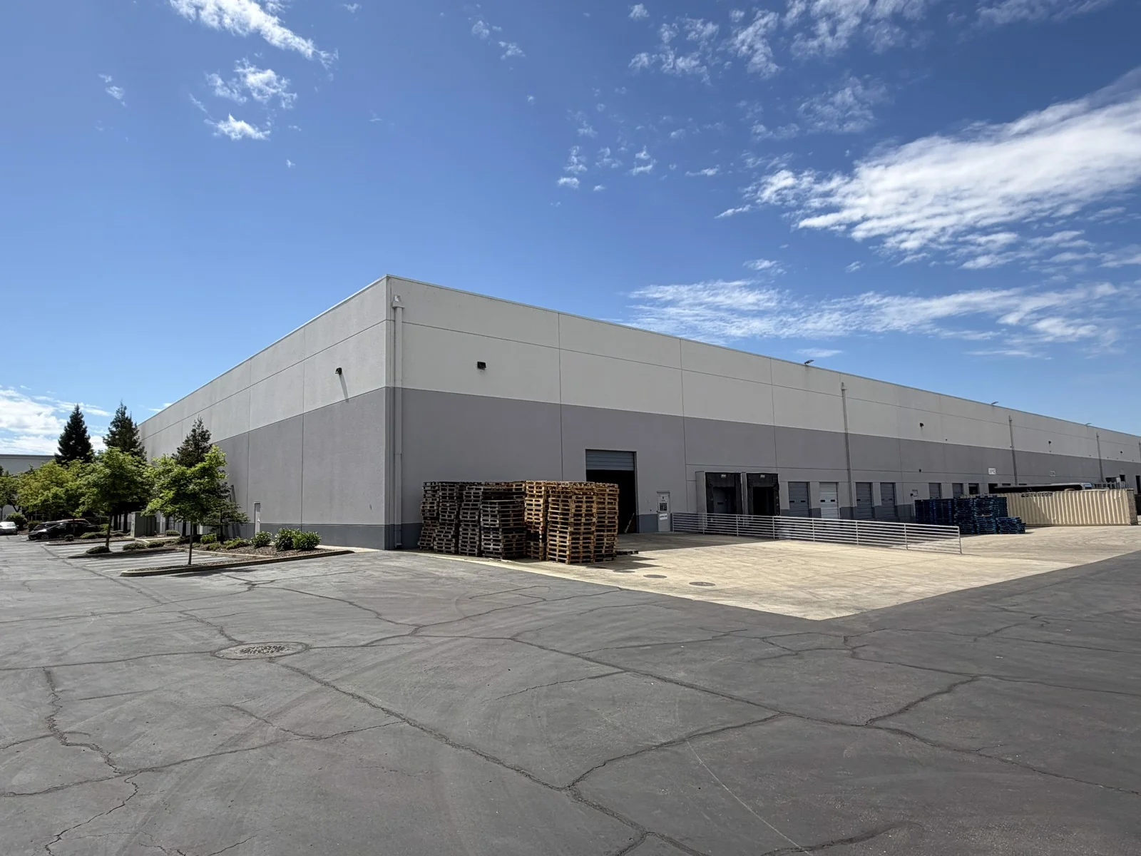 Sierra View Business Park — Lease in Roseville, CA, photo 2 of 3