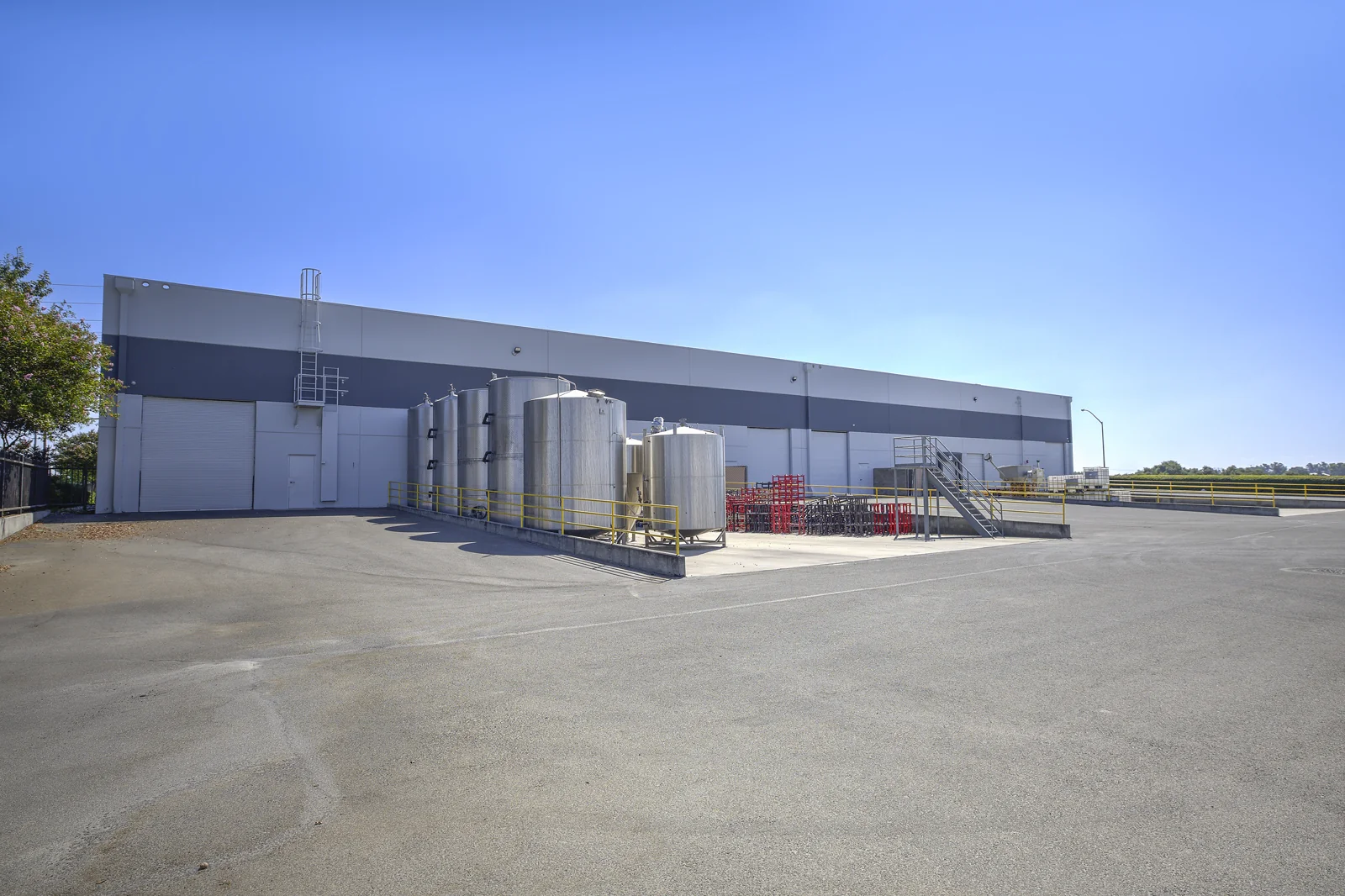 Industrial in Modesto, CA — Lease in Modesto, CA, photo 2 of 6