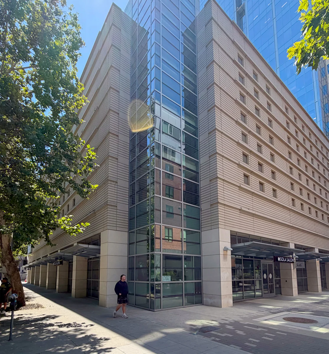 Retail in Sacramento, CA — Lease in Sacramento, CA, photo 1 of 1