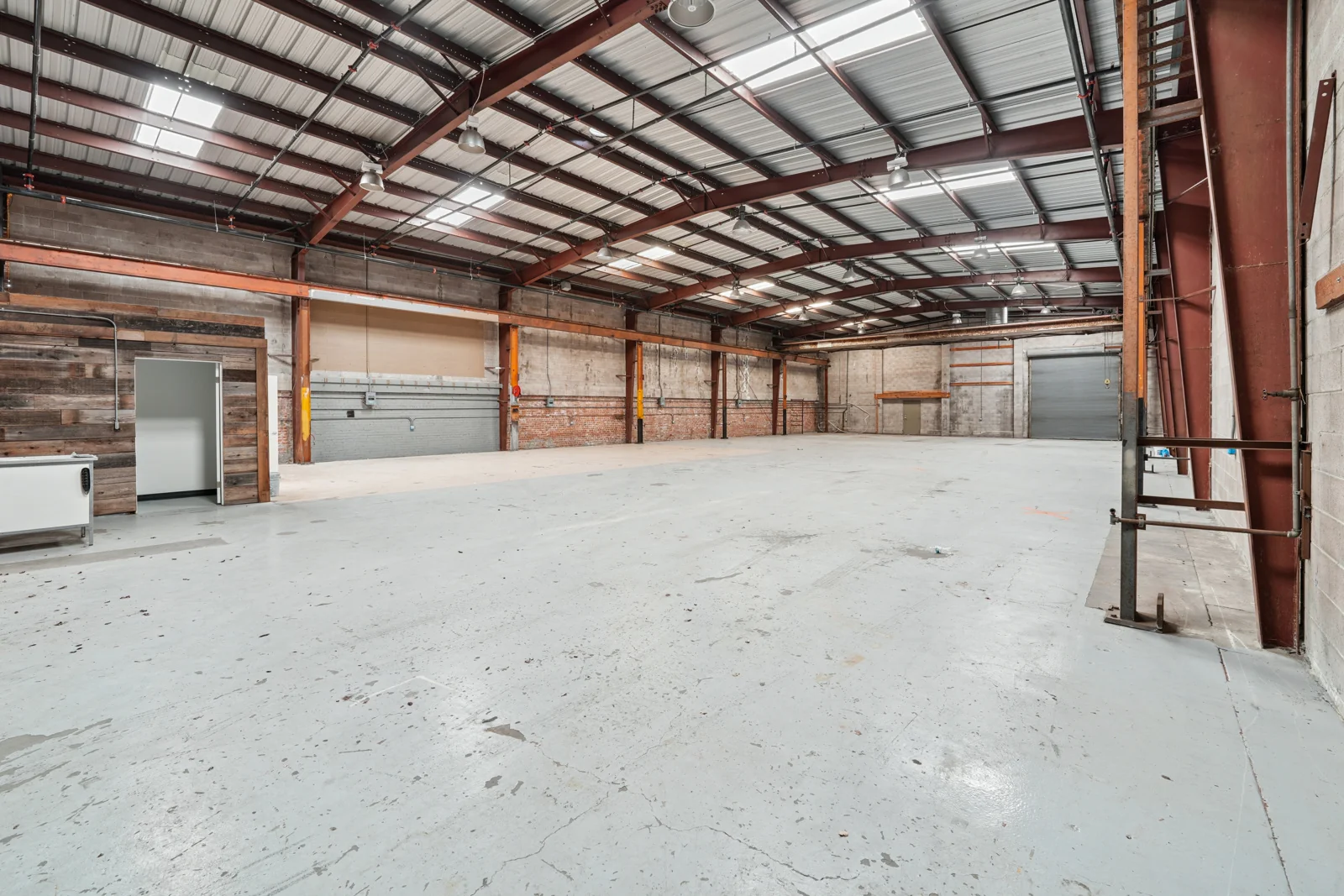 Industrial in Oakland, CA — Sale in Oakland, CA, photo 4 of 8