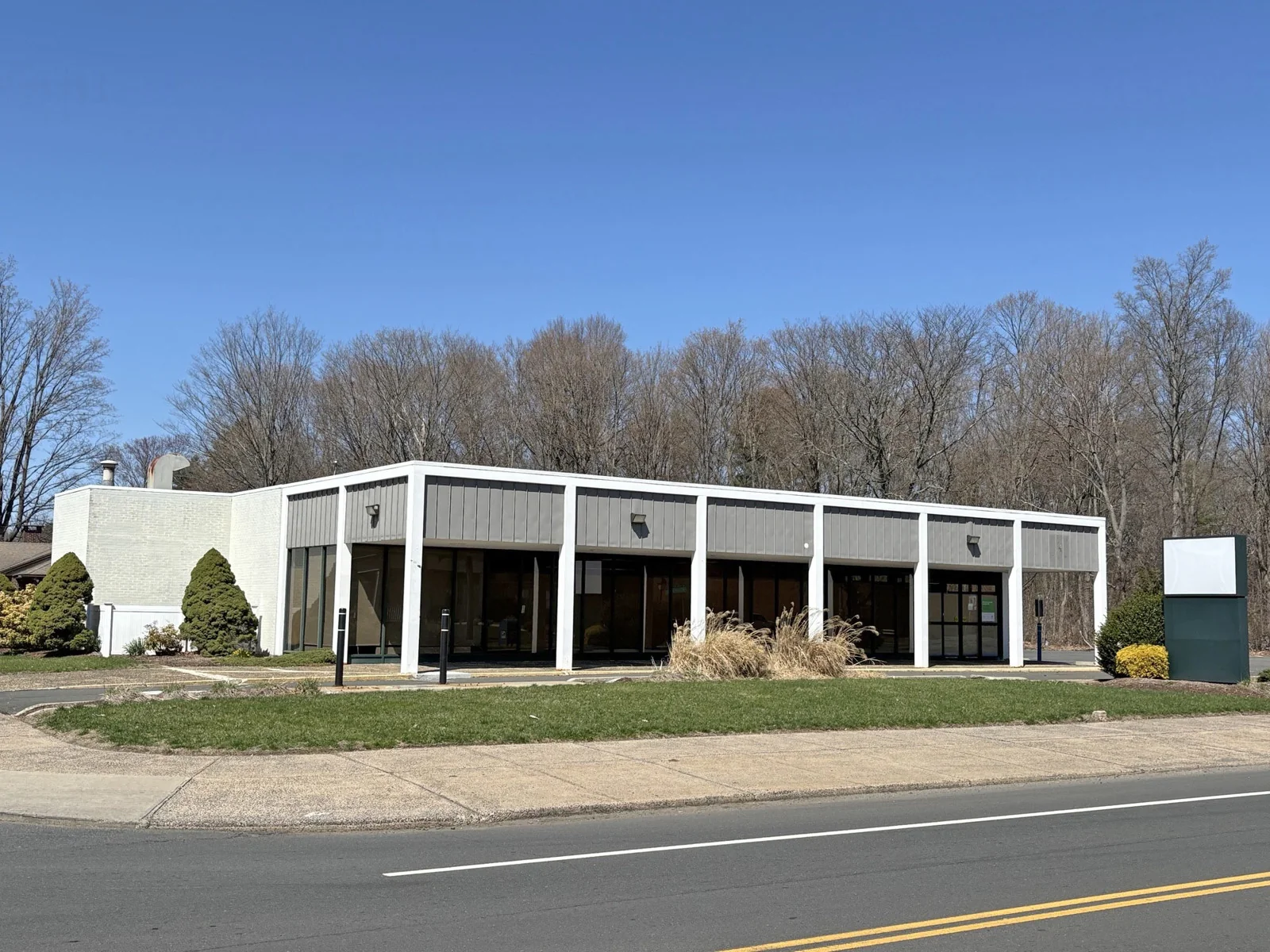 132 East Main Street — Sale in Plainville, CT, photo 2 of 8