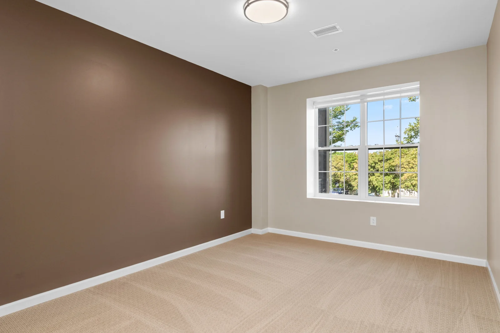 Empire Boulevard Estates — Sale in Webster, NY, photo 5 of 8