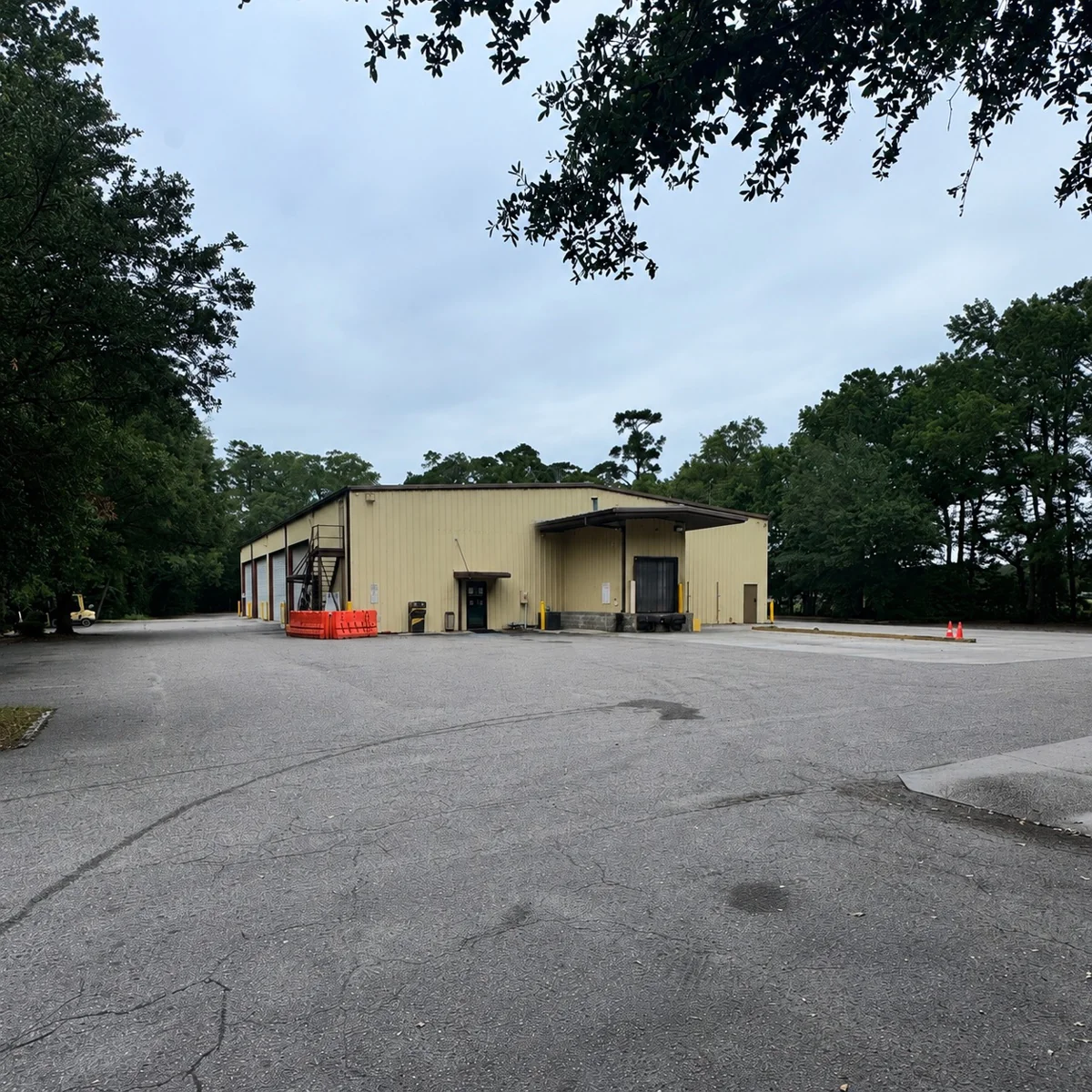 24 Hunter Road — Sale in Hilton Head Island, SC, photo 2 of 7