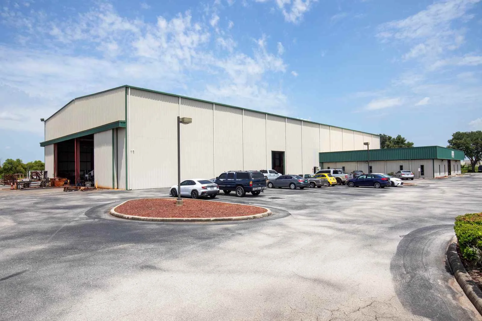 6 AC LAKELAND — Sale in Lakeland, FL, photo 1 of 6