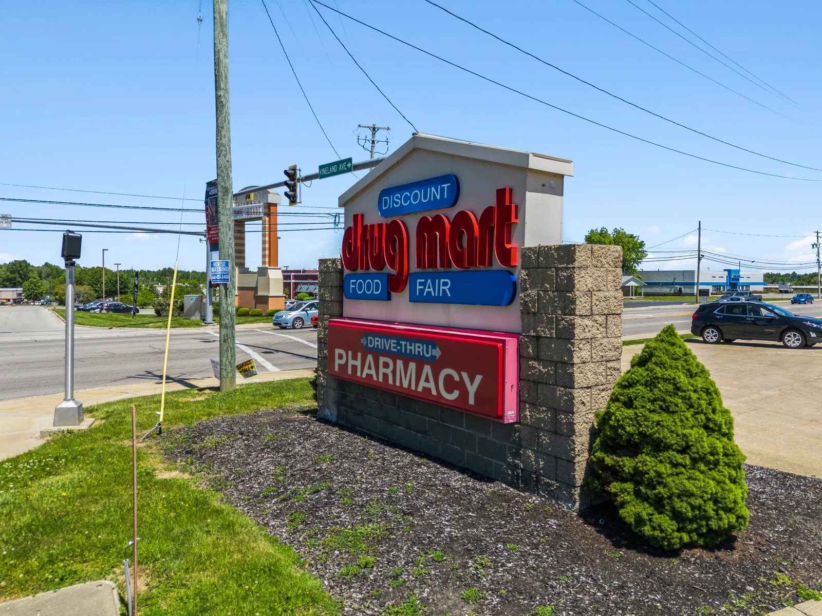 Net Leased, Multi-Tenant Retail Investment — Sale in Ashtabula, OH, photo 6 of 8
