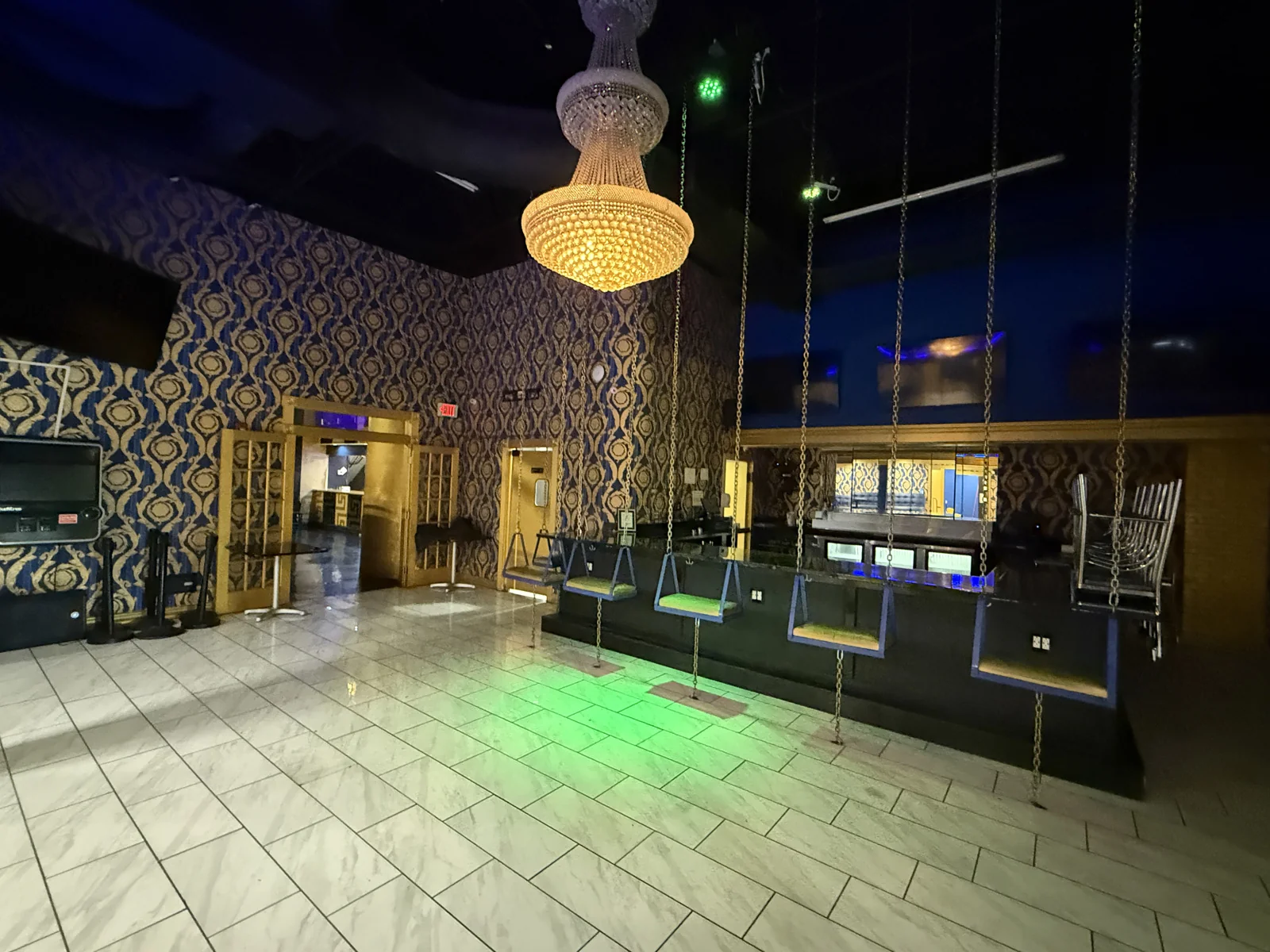 10,000 SF Turnkey Nightclub w/ Liquor License — Sale in Cleveland, OH, photo 3 of 7