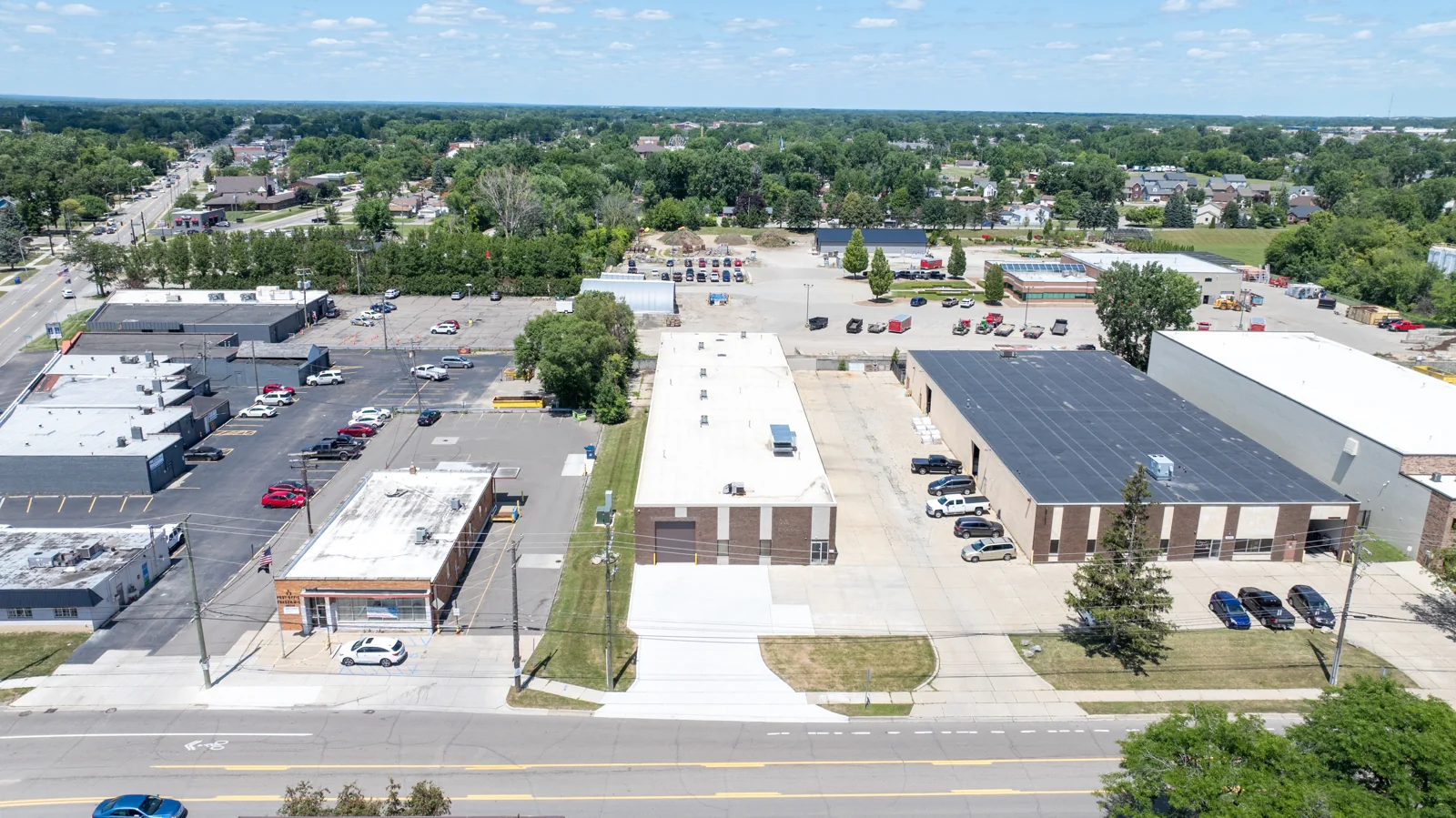 Industrial in Fraser, MI — Sale in Fraser, MI, photo 4 of 8