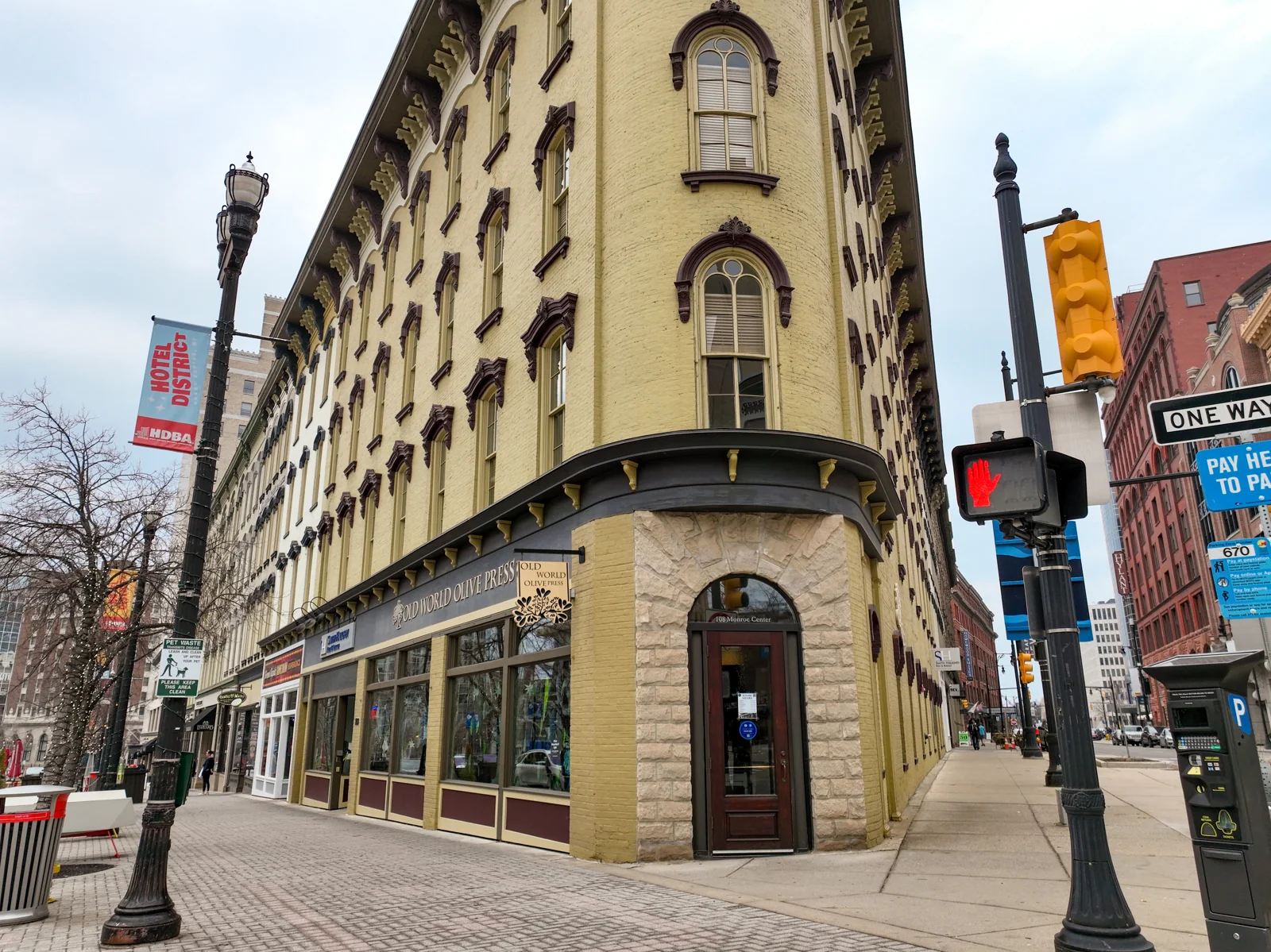 Flat Iron Building — Sale in Grand Rapids, MI, photo 3 of 8