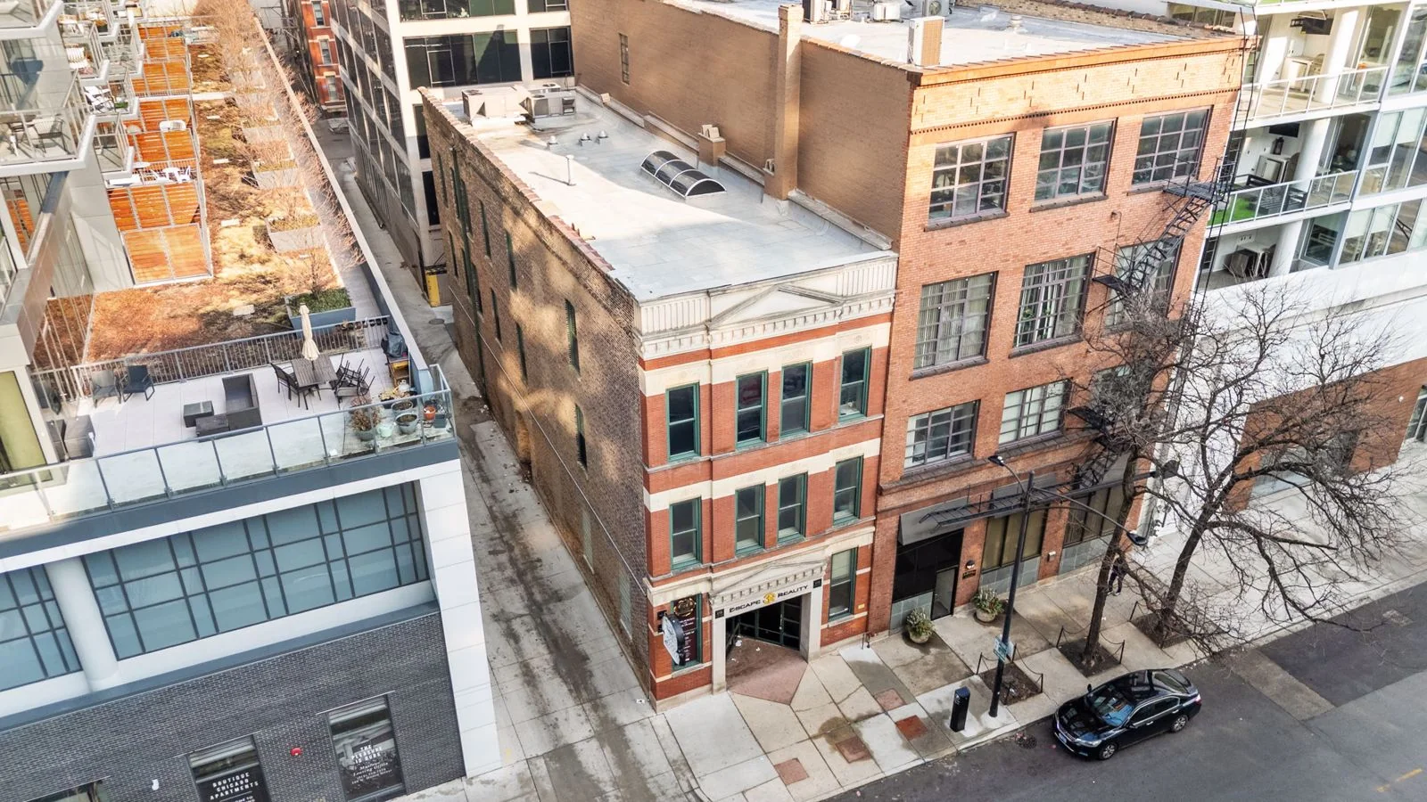 158 West Erie Street — Sale in Chicago, IL, photo 2 of 8