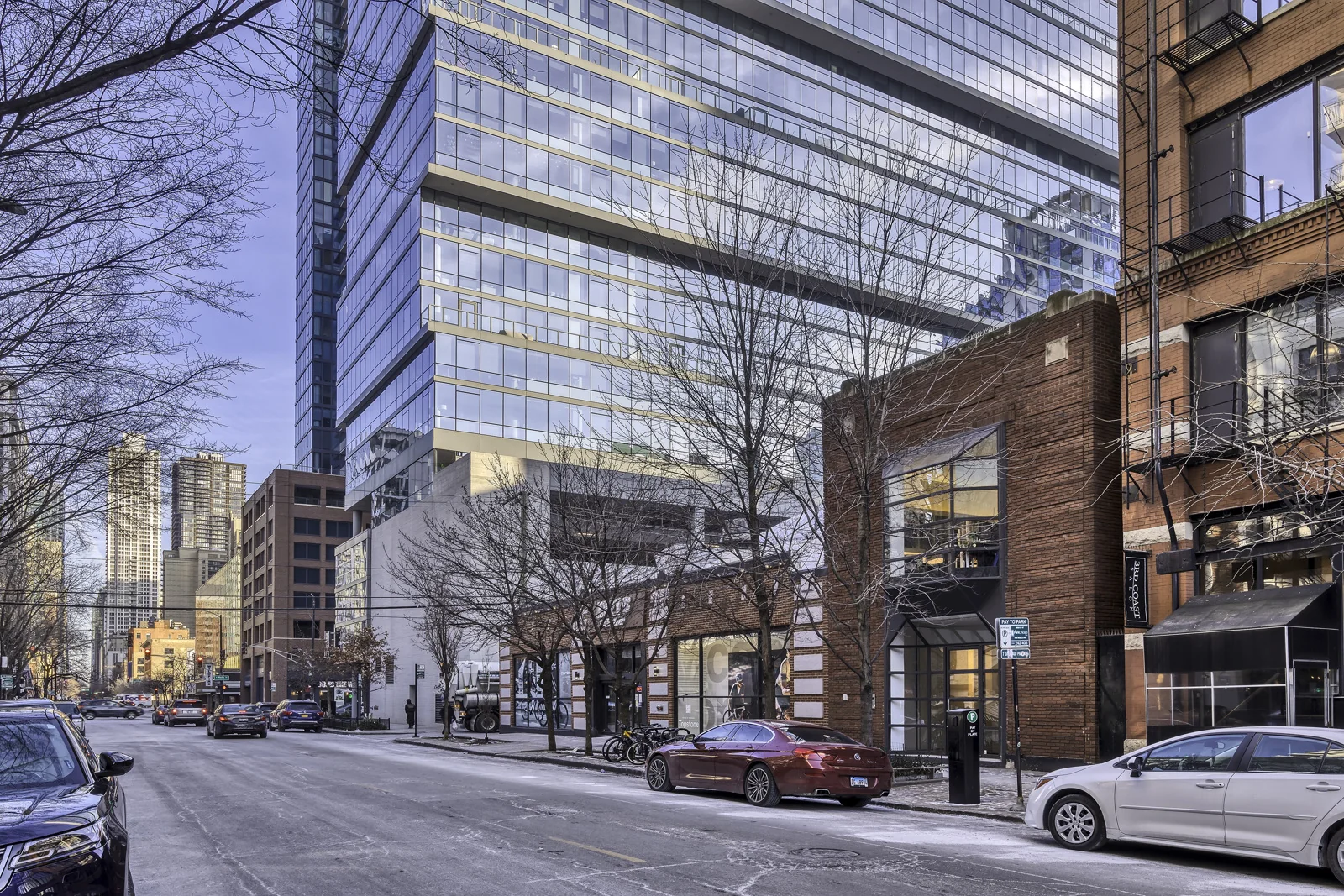 221 West Erie Street — Sale in Chicago, IL, photo 2 of 2