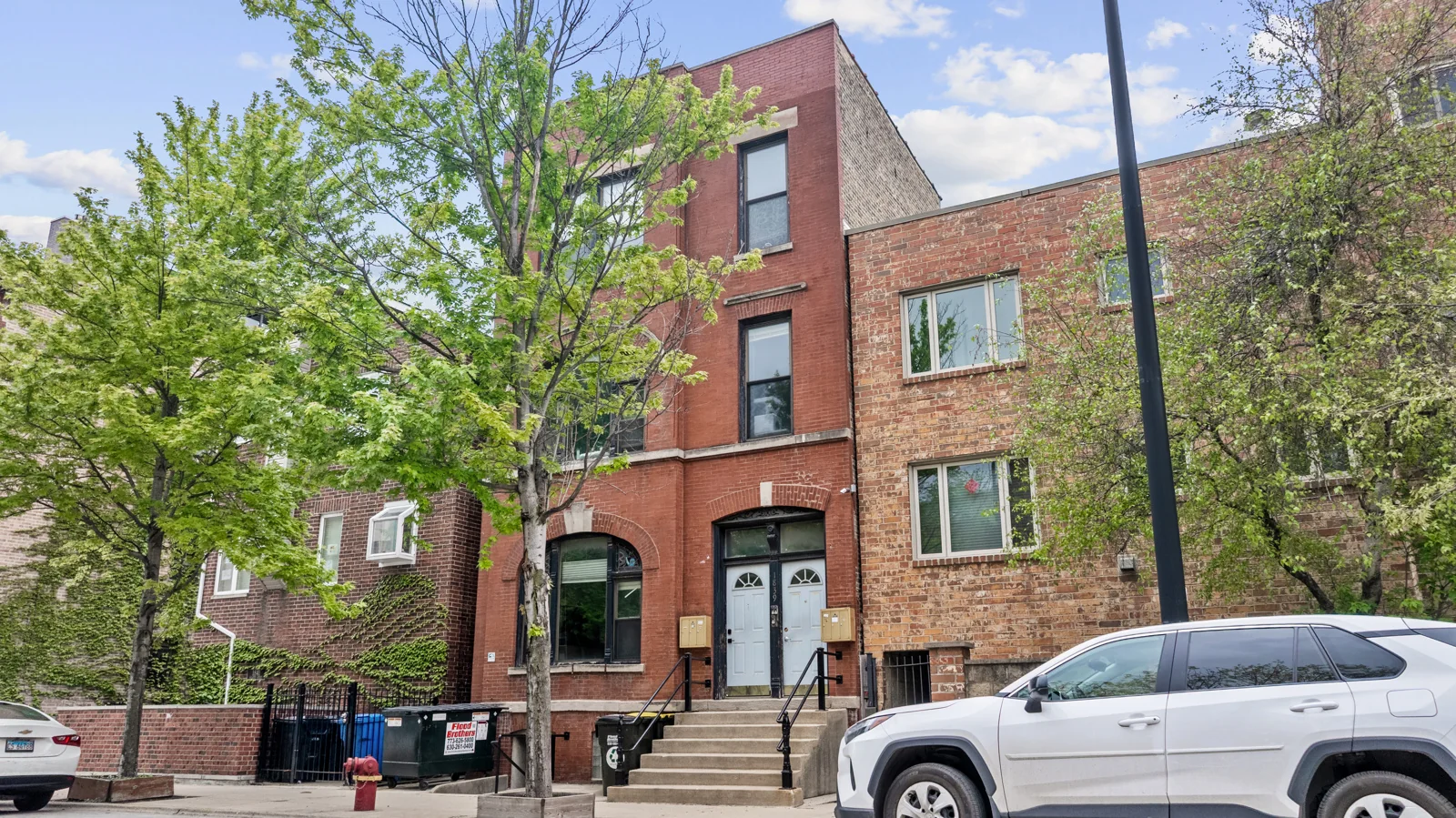Multifamily in Chicago, IL — Sale in Chicago, IL, photo 1 of 8