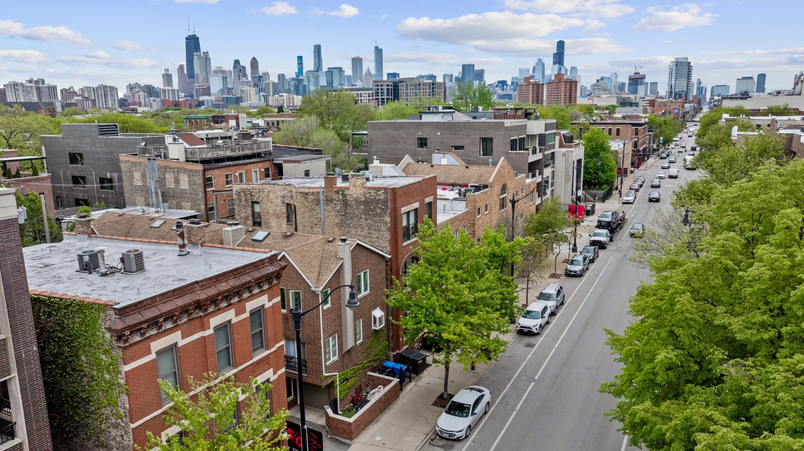 Multifamily in Chicago, IL — Sale in Chicago, IL, photo 2 of 8