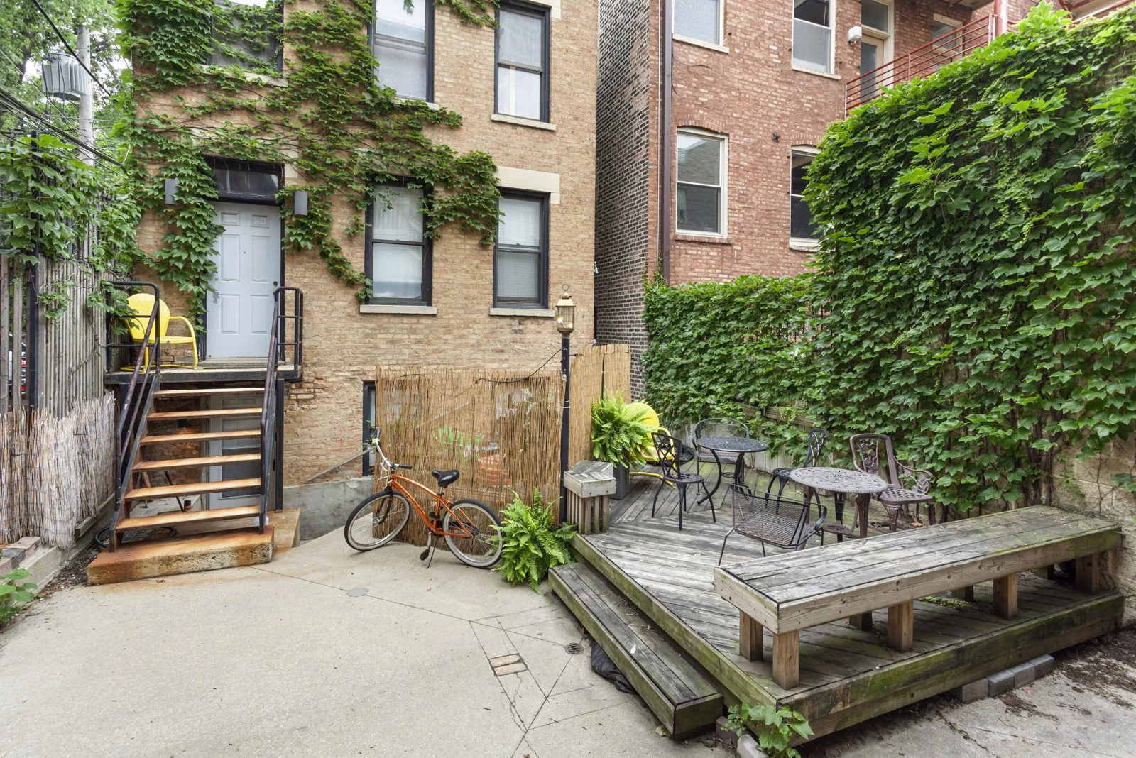 Multifamily in Chicago, IL — Sale in Chicago, IL, photo 4 of 8