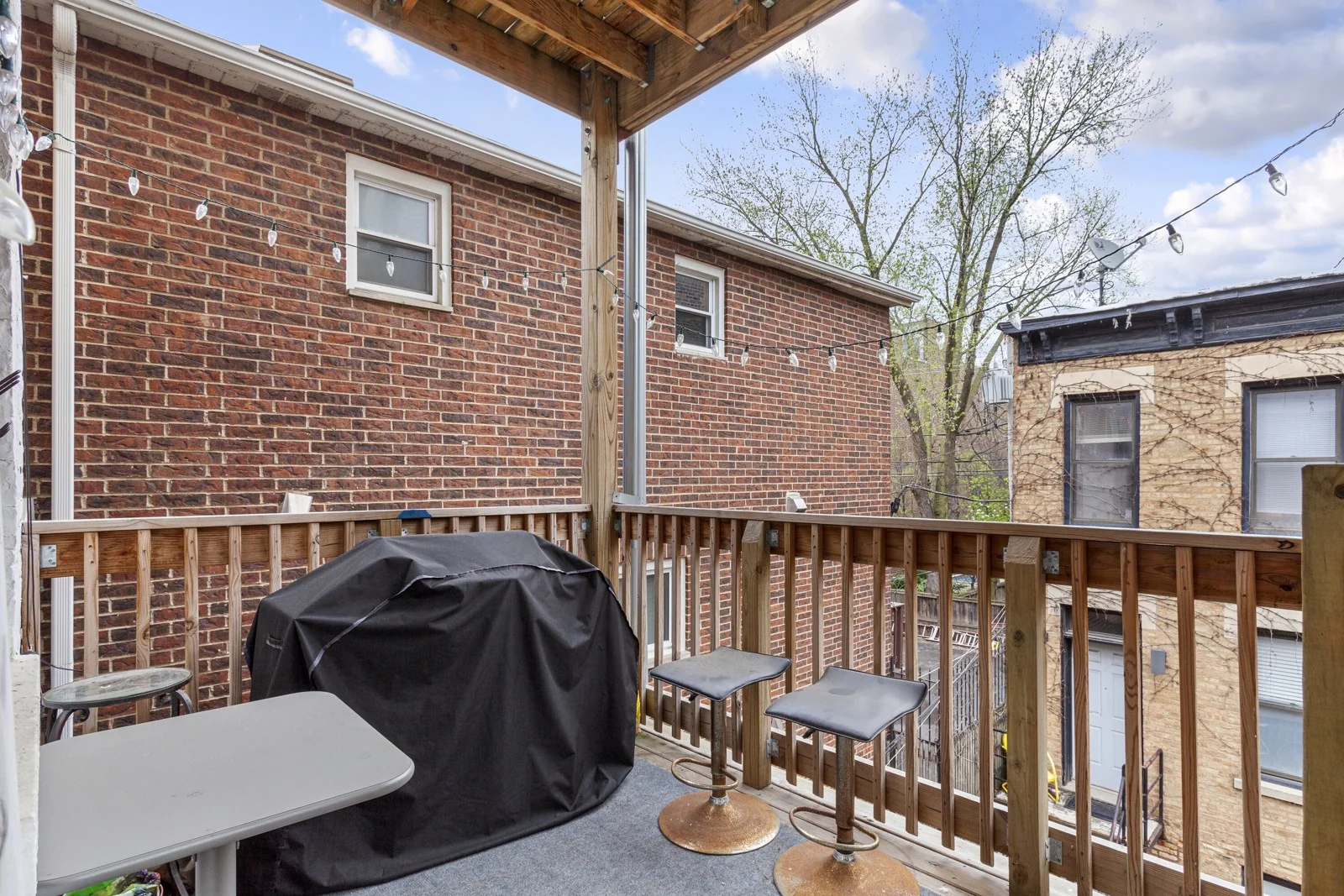 Multifamily in Chicago, IL — Sale in Chicago, IL, photo 5 of 8