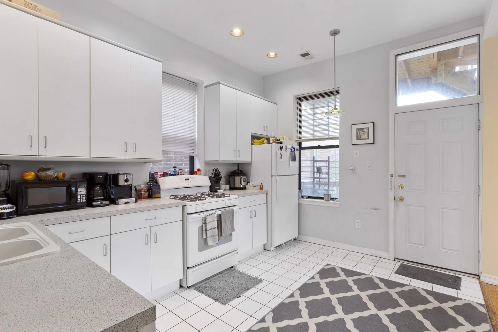 Multifamily in Chicago, IL — Sale in Chicago, IL, photo 7 of 8