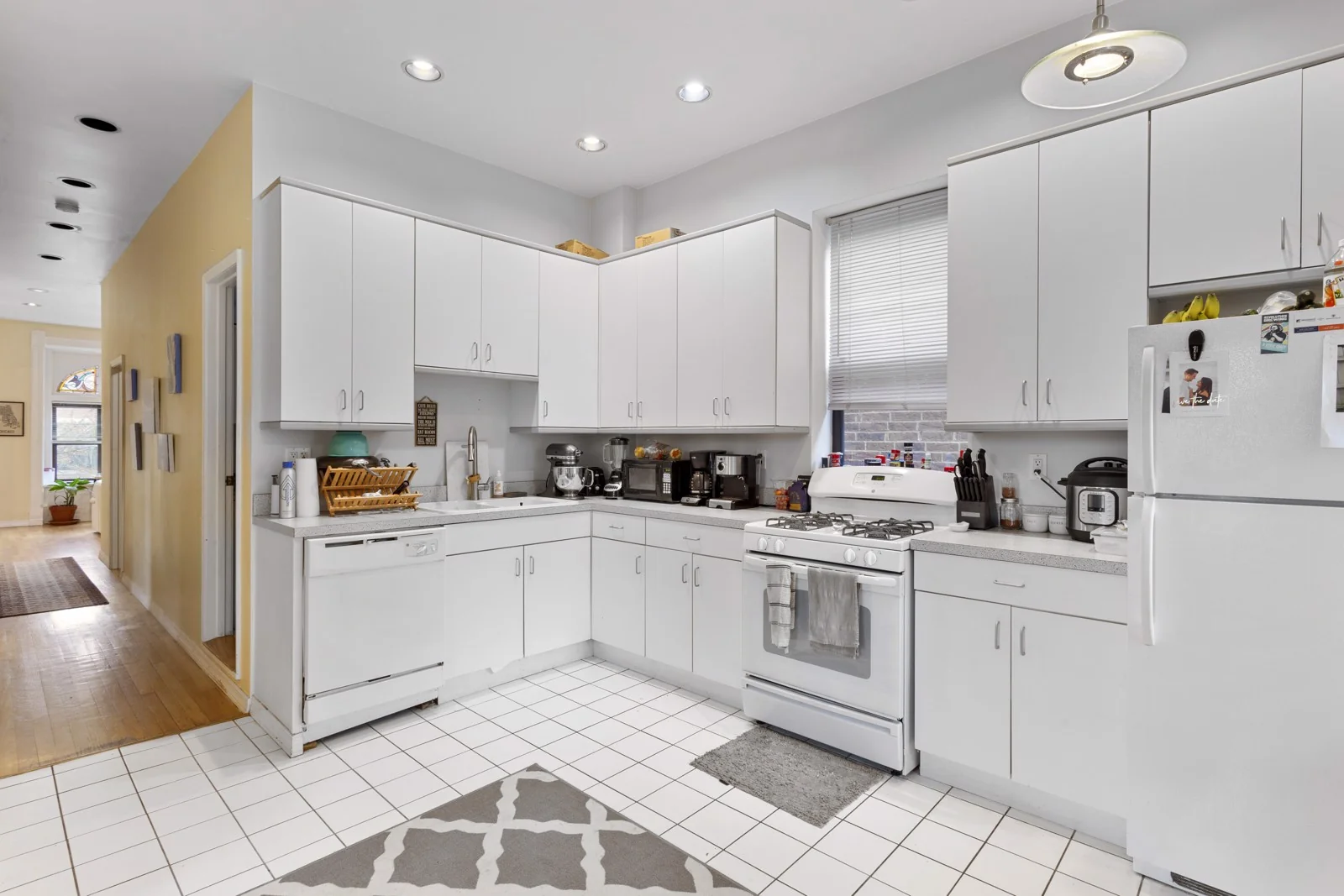 Multifamily in Chicago, IL — Sale in Chicago, IL, photo 8 of 8