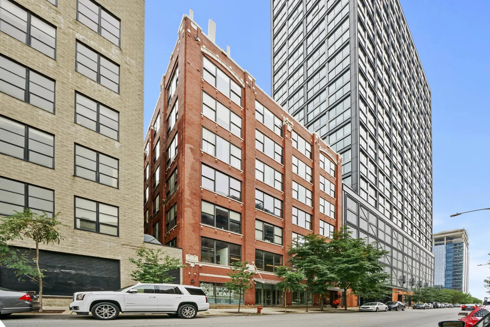 1033 West Van Buren — Sale in Chicago, IL, photo 1 of 8