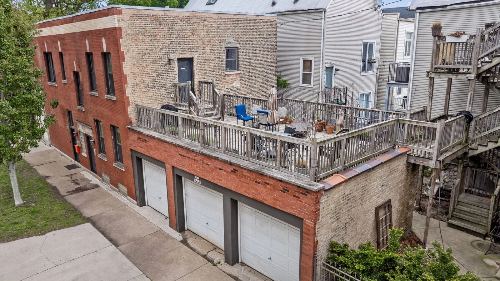 Multifamily in Chicago, IL — Sale in Chicago, IL, photo 1 of 8