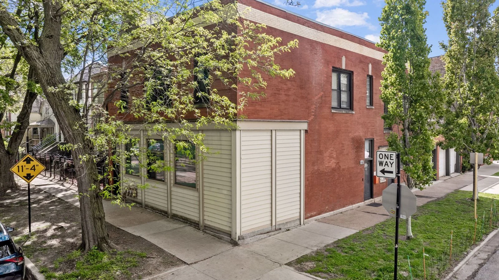 Multifamily in Chicago, IL — Sale in Chicago, IL, photo 6 of 8