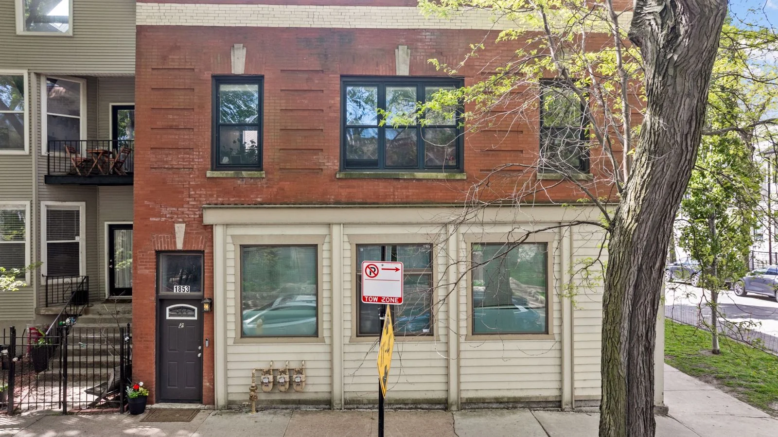 Multifamily in Chicago, IL — Sale in Chicago, IL, photo 7 of 8