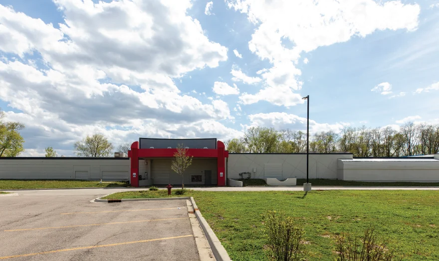 2075 E Algonquin Road — Sale in Algonquin, IL, photo 2 of 4