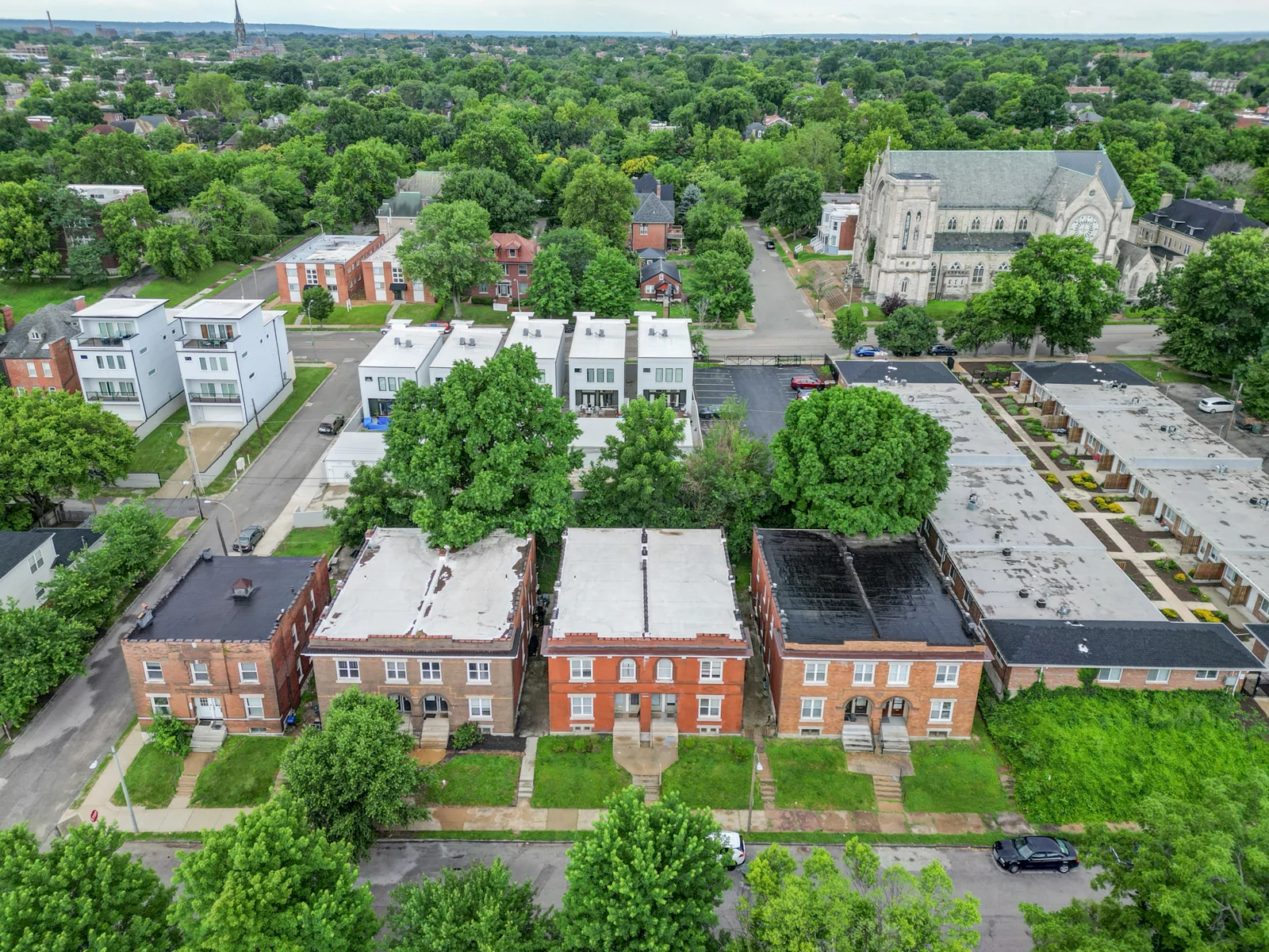 3008 Henrietta Street — Sale in St. Louis, MO, photo 2 of 5