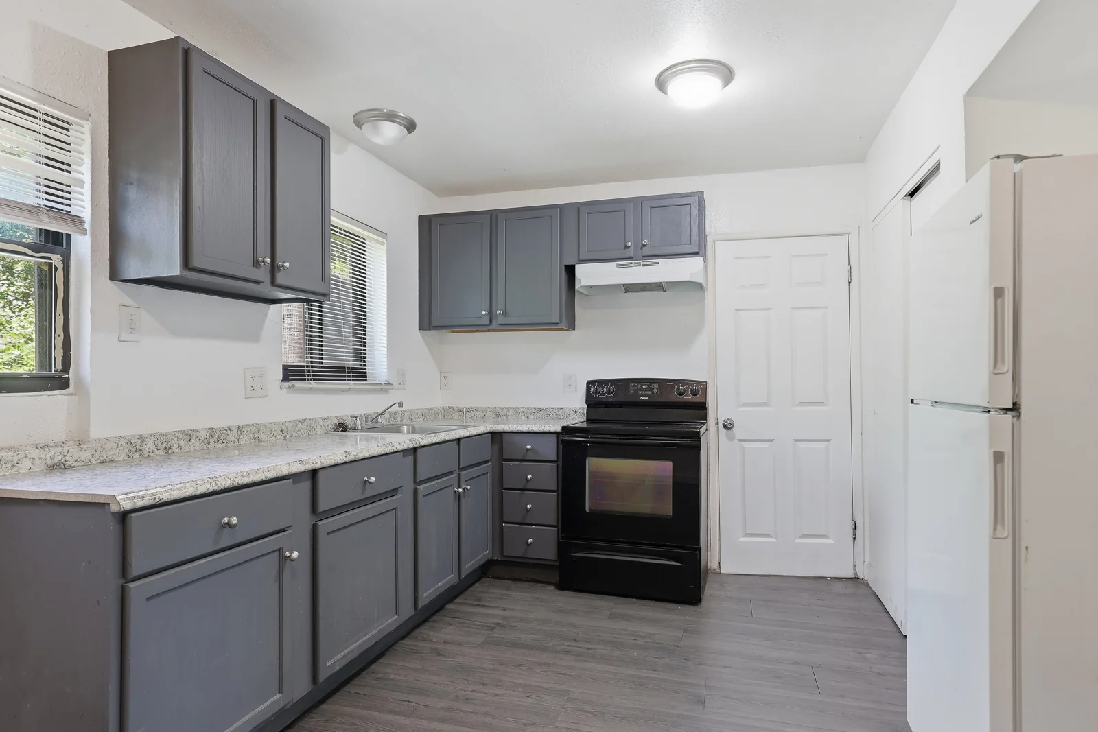 Sunnyland Apartments — Sale in Jennings, MO, photo 4 of 8