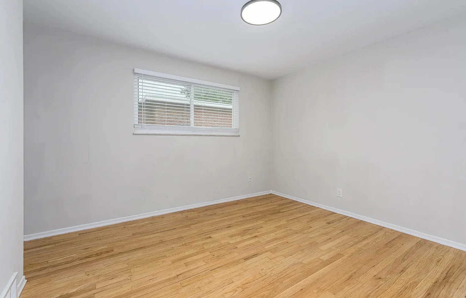 2000-04 Bellevue Avenue — Sale in St. Louis, MO, photo 3 of 8