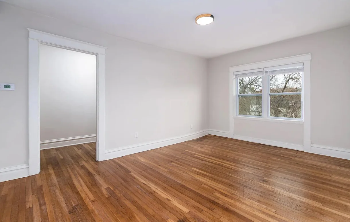 Maple Apartments — Sale in Maplewood, MO, photo 5 of 8
