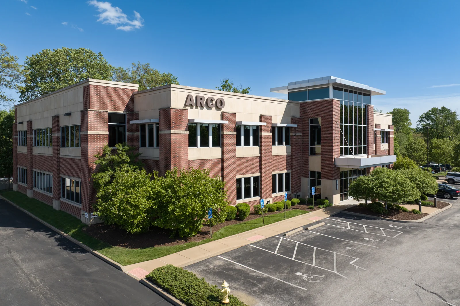 900 N Rock Hill Rd — Sale in St. Louis, MO, photo 1 of 8