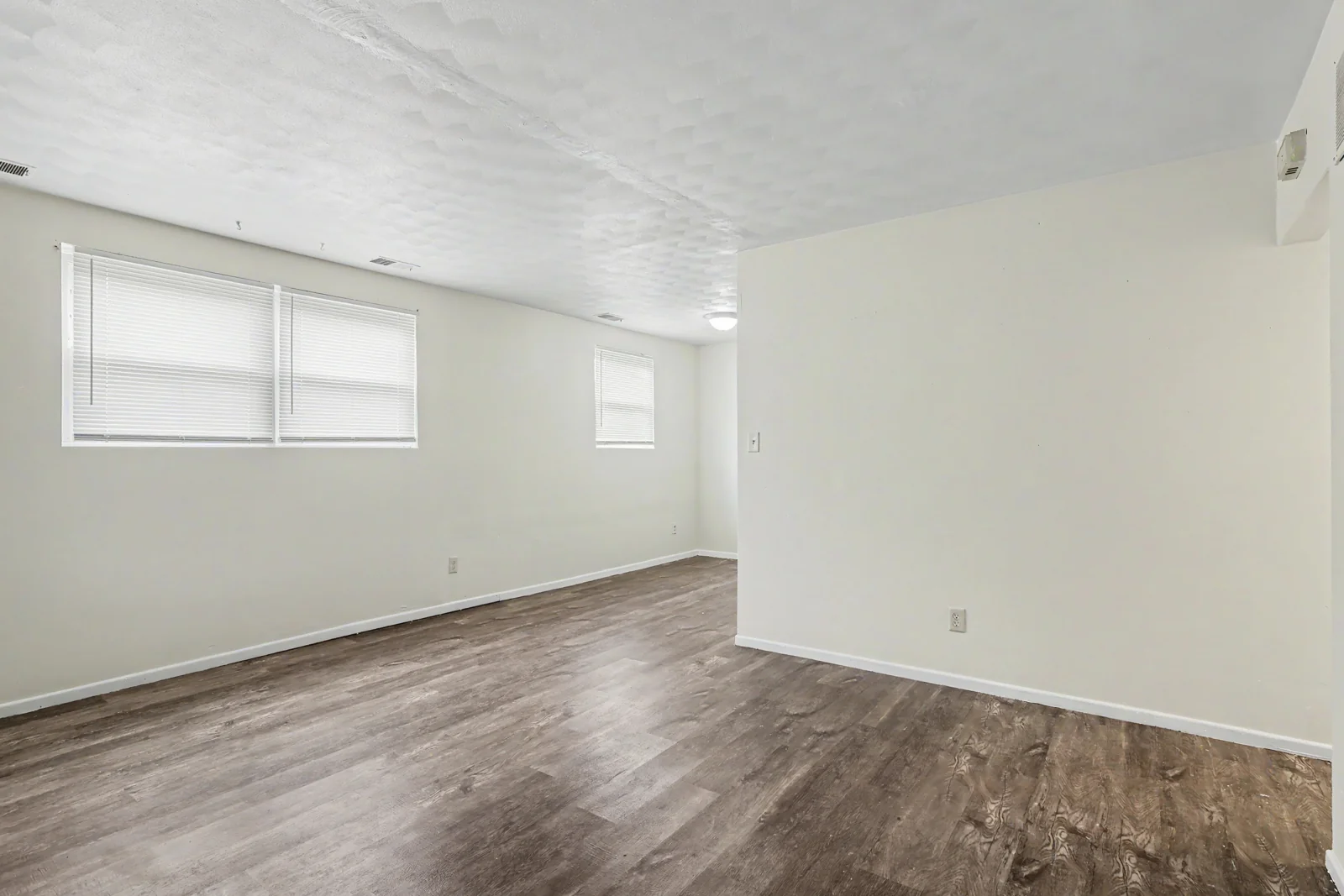W 63rd Street Apartments — Sale in Davenport, IA, photo 7 of 7