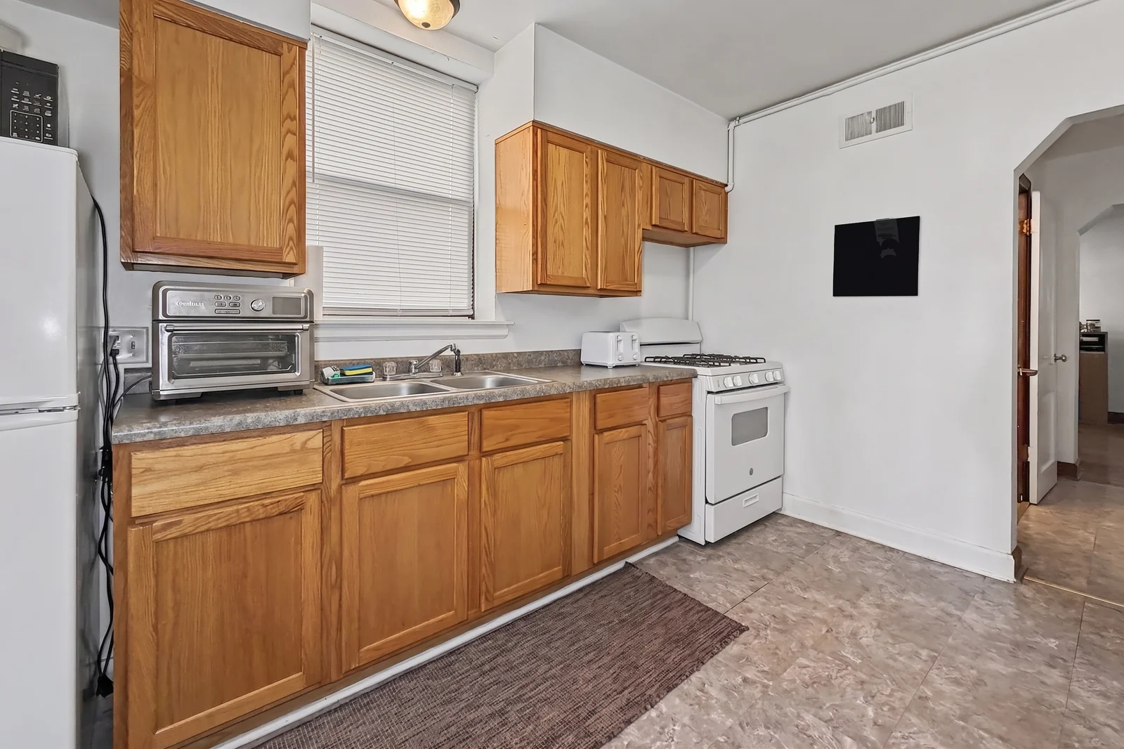 W Locust Street Apartments — Sale in Davenport, IA, photo 5 of 8