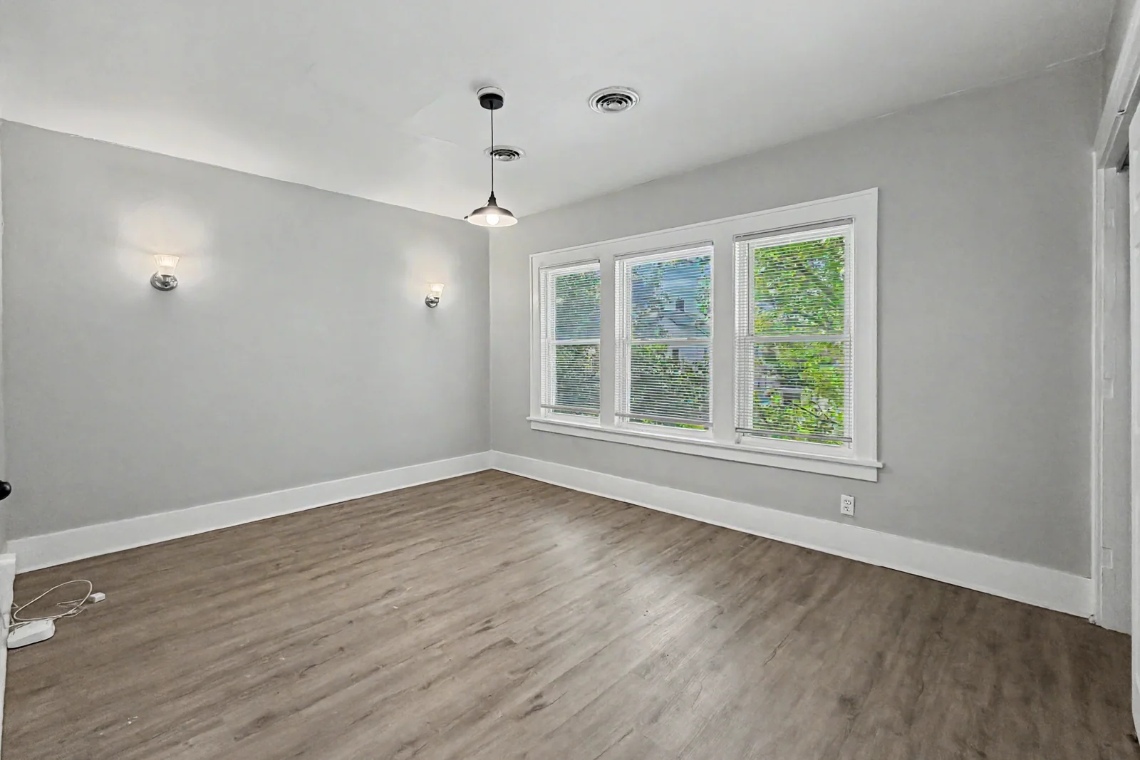 W 4th Street Apartments — Sale in Davenport, IA, photo 6 of 8