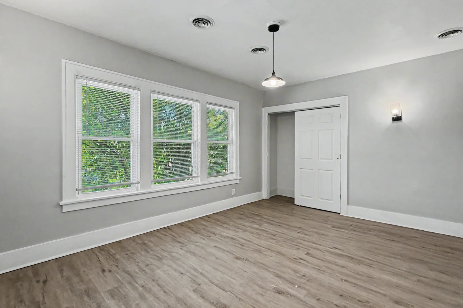 W 4th Street Apartments — Sale in Davenport, IA, photo 7 of 8