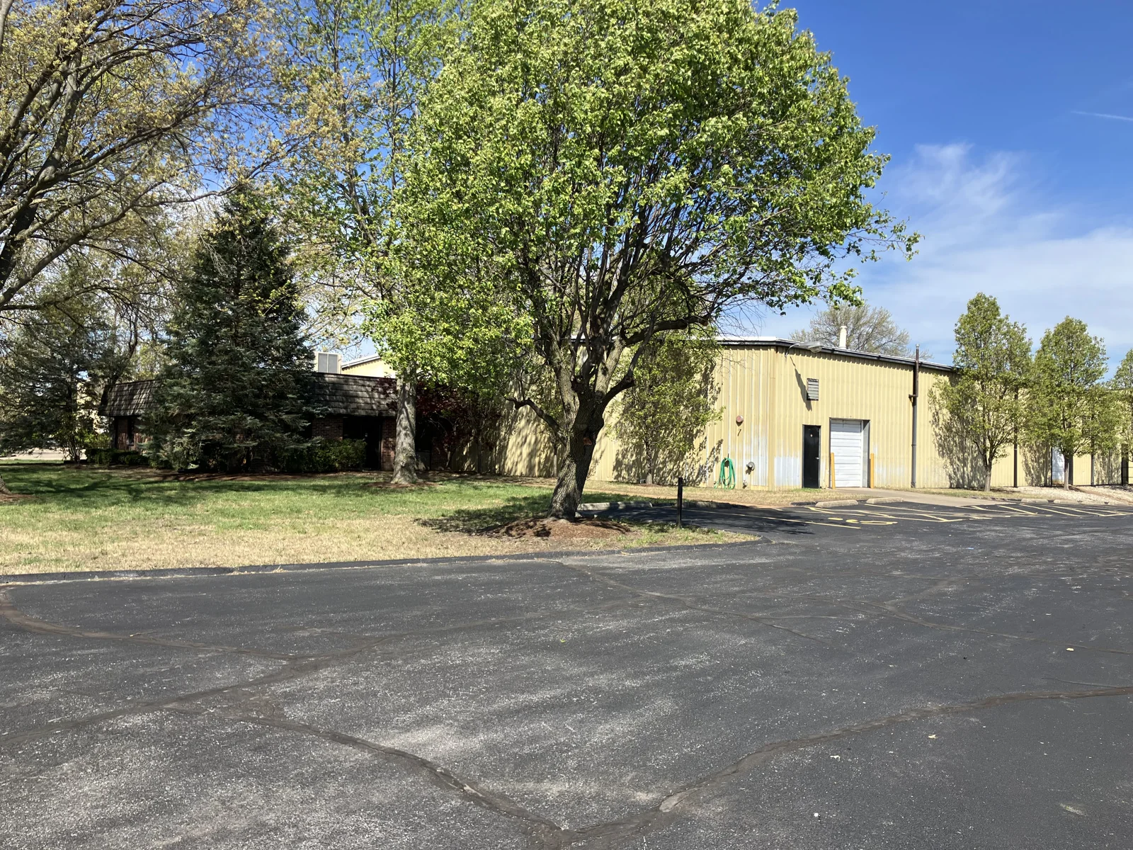 Industrial in Chesterfield, MO — Sale in Chesterfield, MO, photo 3 of 5