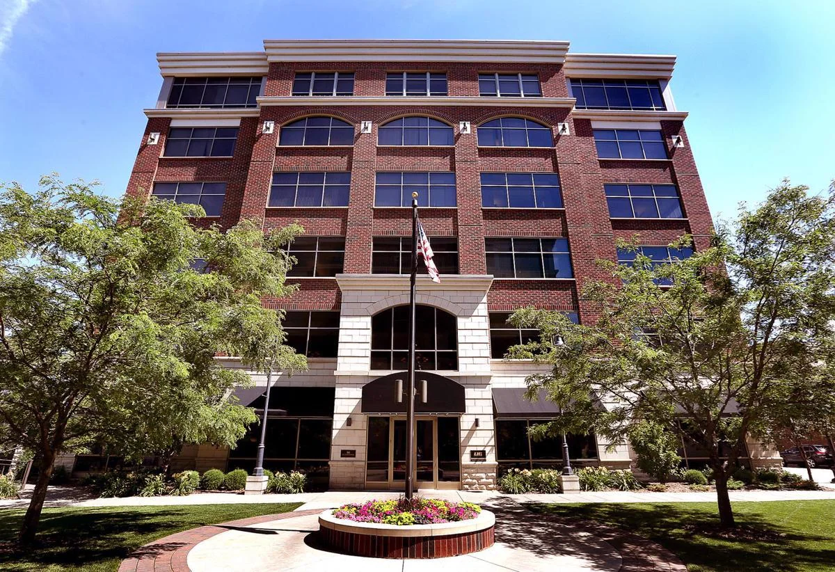 Riverside Center Office Campus — Sale in La Crosse, WI, photo 3 of 4