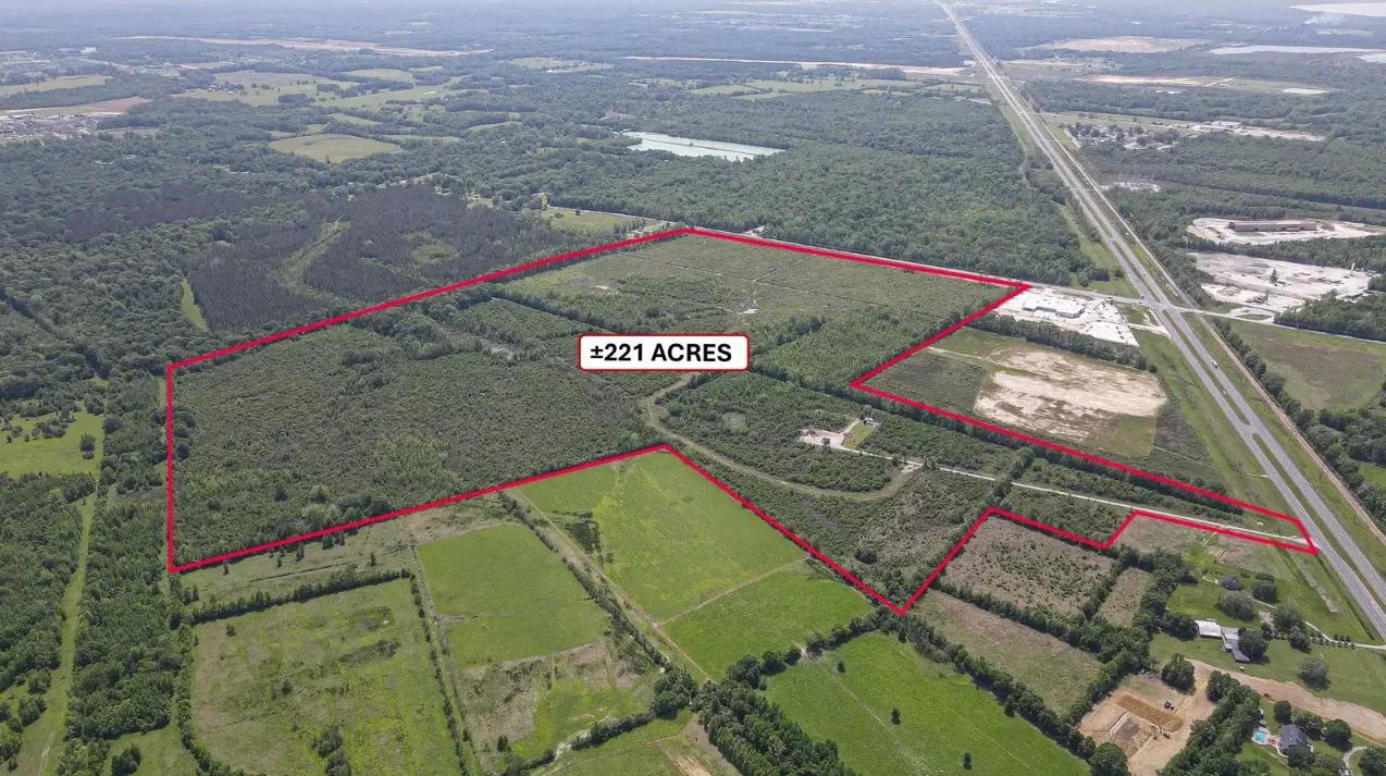 ±221 Acres for Sale — Sale in Zachary, LA, photo 2 of 7