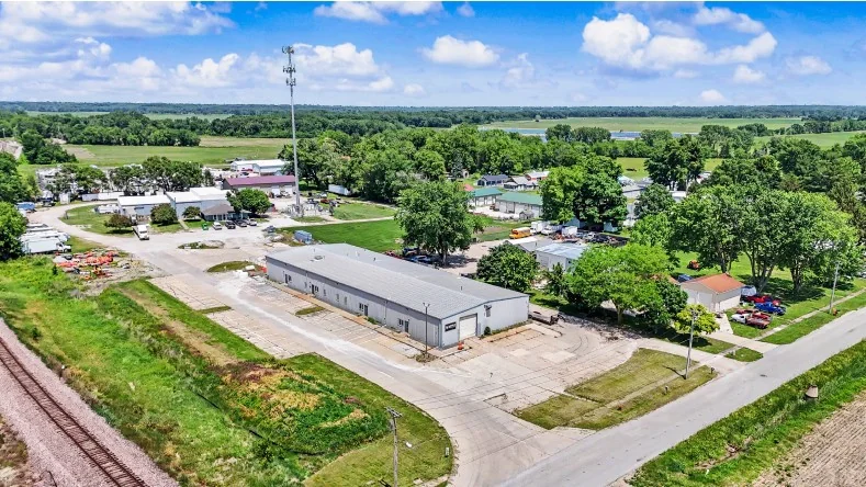 Industrial in Carlisle, IA — Sale in Carlisle, IA, photo 1 of 4
