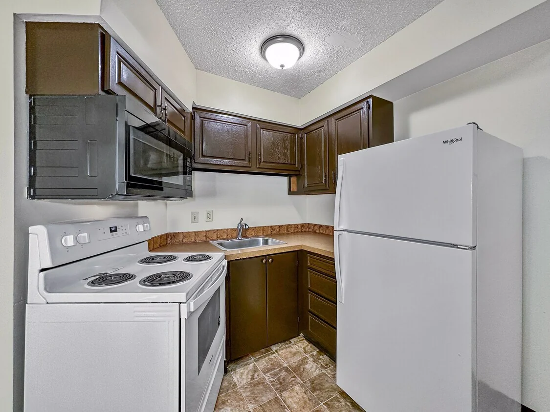Valley Acres Apartments — Sale in Des Moines, IA, photo 4 of 8