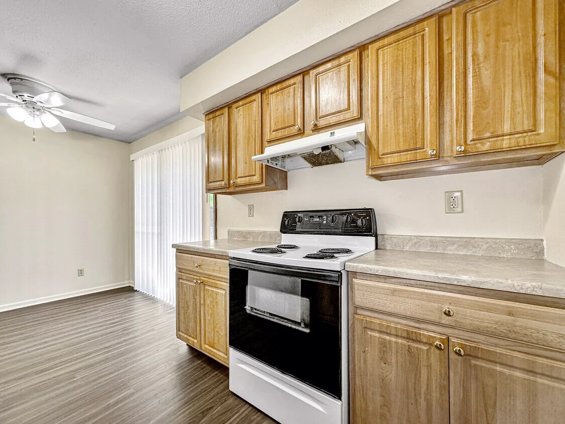 Valley Acres Apartments — Sale in Des Moines, IA, photo 7 of 8