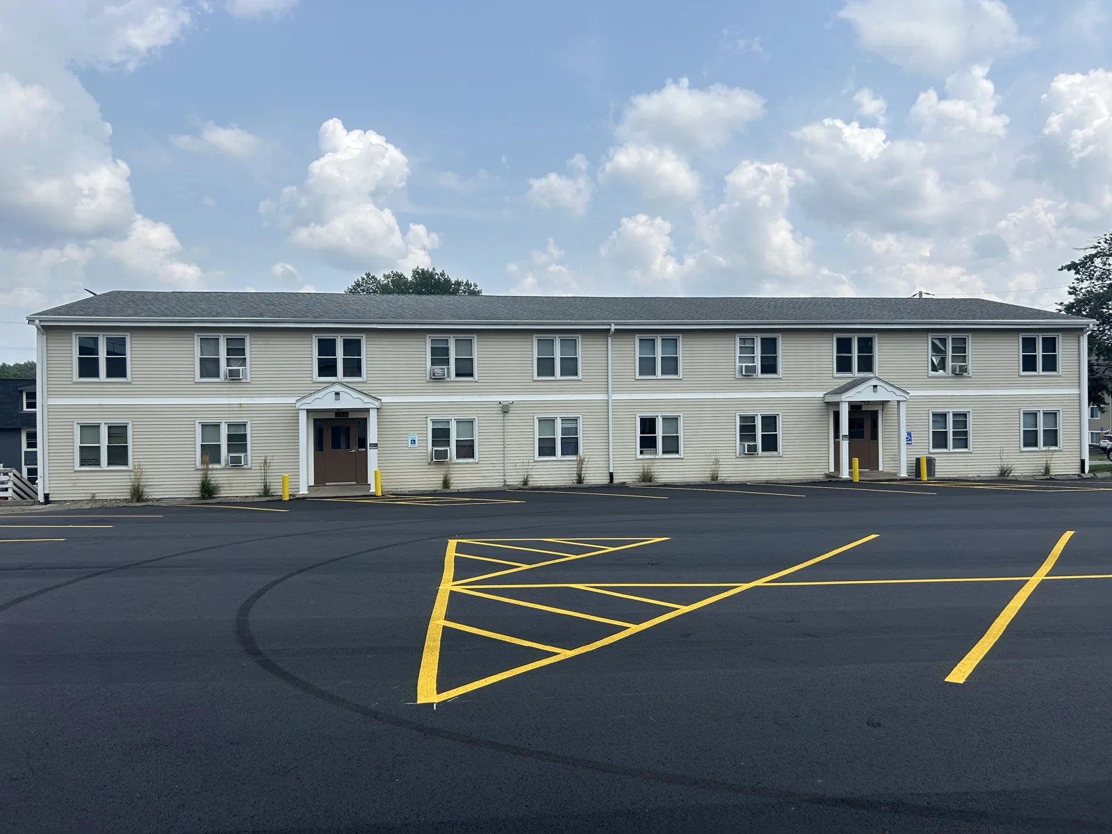 Clarkson Apartments — Sale in Des Moines, IA, photo 1 of 8