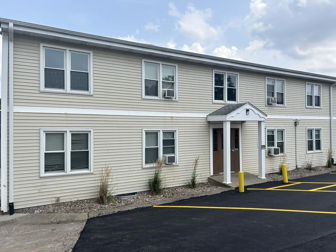 Clarkson Apartments — Sale in Des Moines, IA, photo 2 of 8