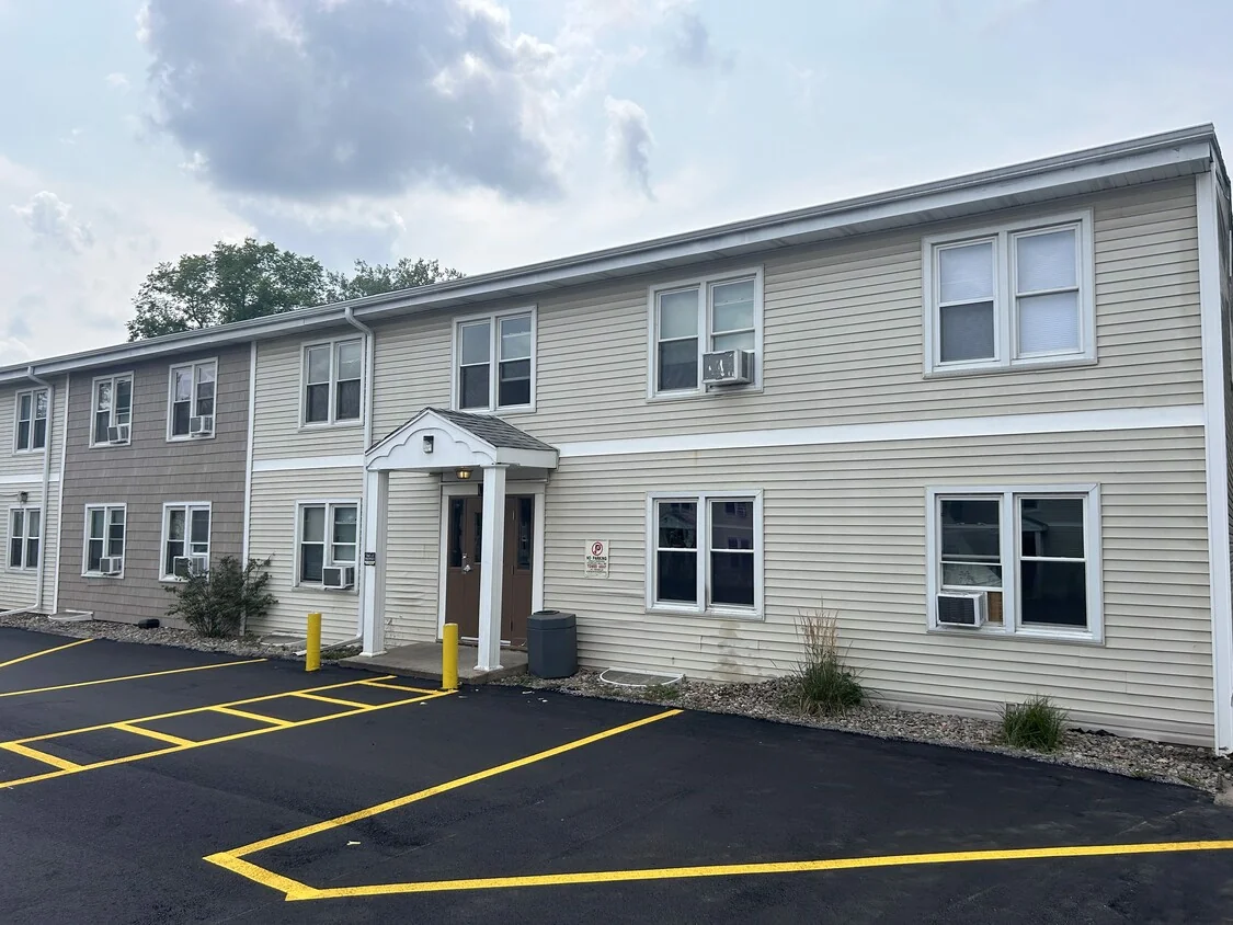 Clarkson Apartments — Sale in Des Moines, IA, photo 3 of 8