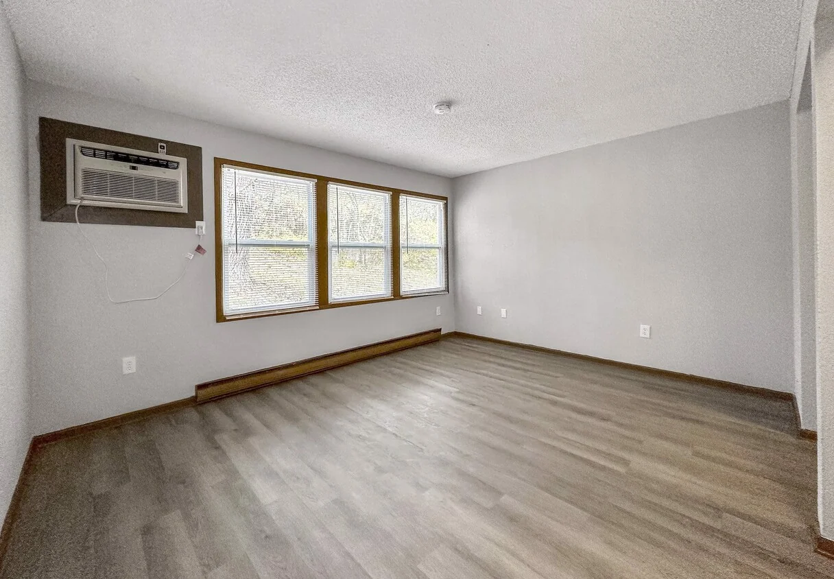 The Wood Apartments — Sale in Des Moines, IA, photo 7 of 7