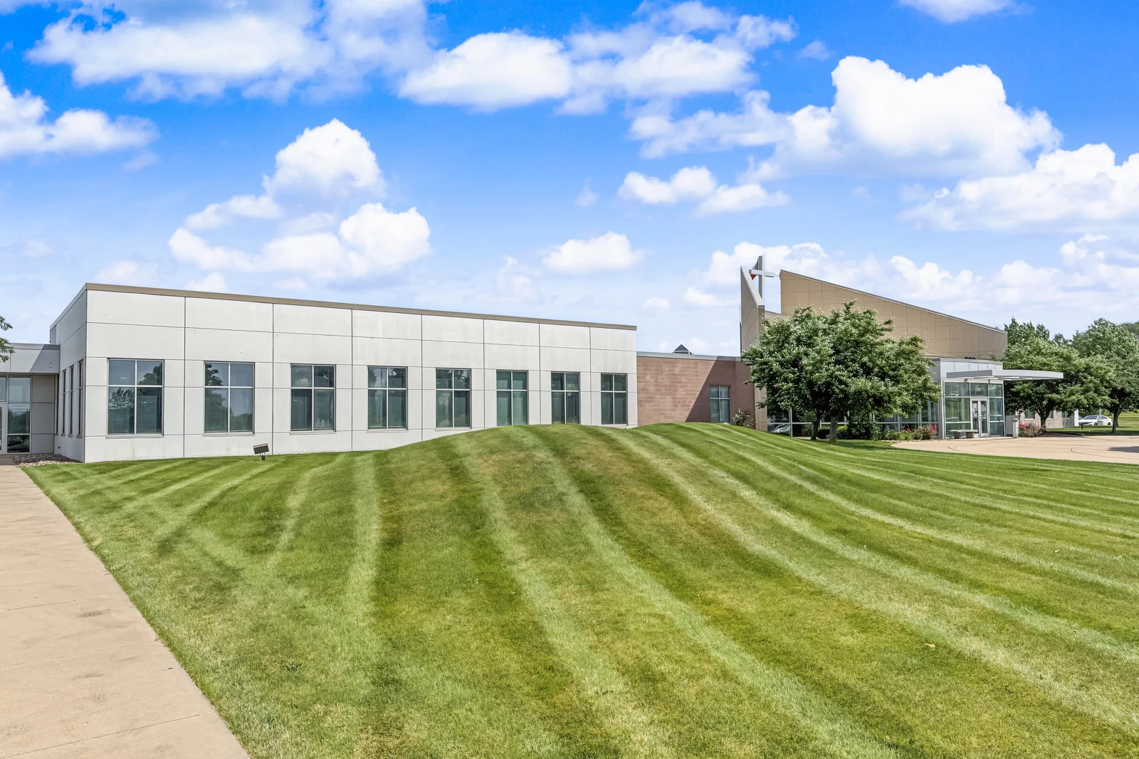Office in Des Moines, IA — Sale in Des Moines, IA, photo 2 of 7