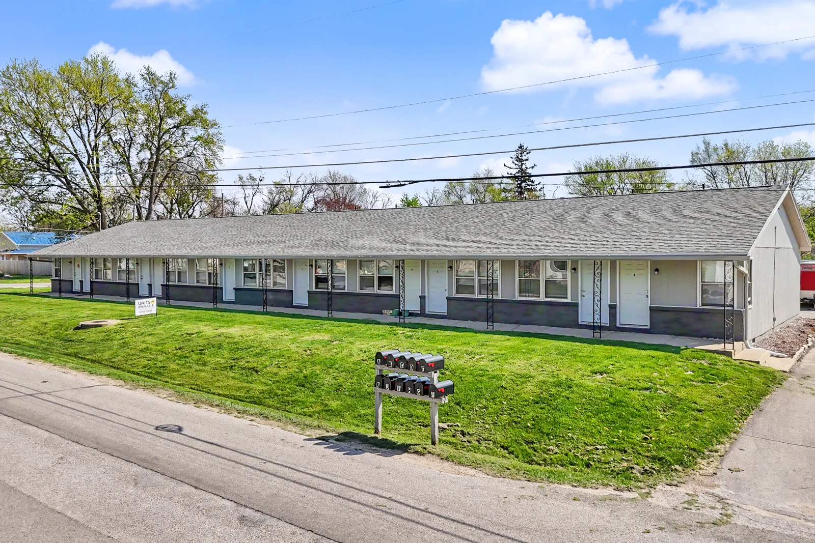 Lovington Apartments — Sale in Des Moines, IA, photo 1 of 8