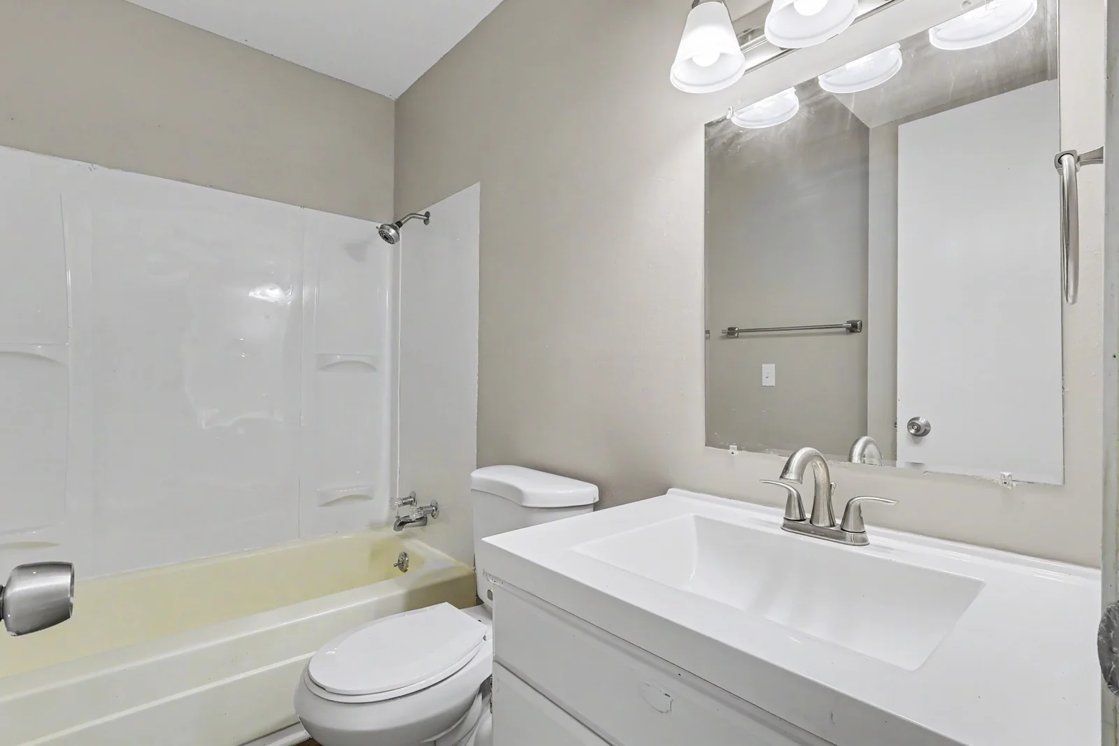 Lovington Apartments — Sale in Des Moines, IA, photo 6 of 8
