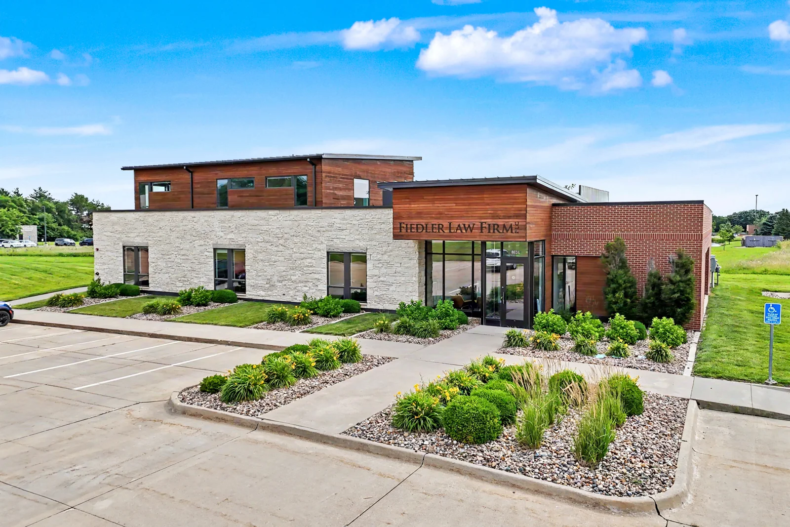 Johnston Class A Office — Sale in Johnston, IA, photo 1 of 5